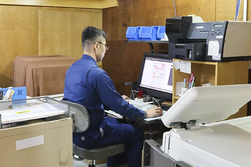 パソコンを使った制作作業
